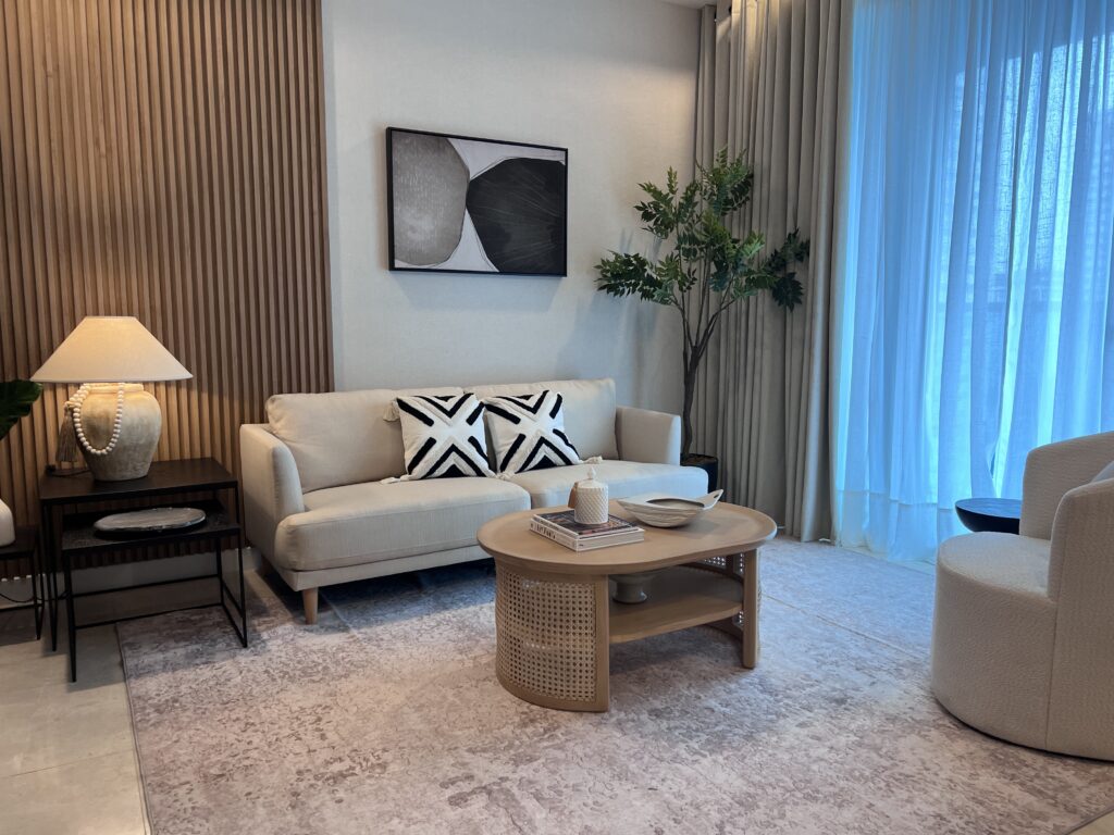 Grand Hyatt South Tower 18F